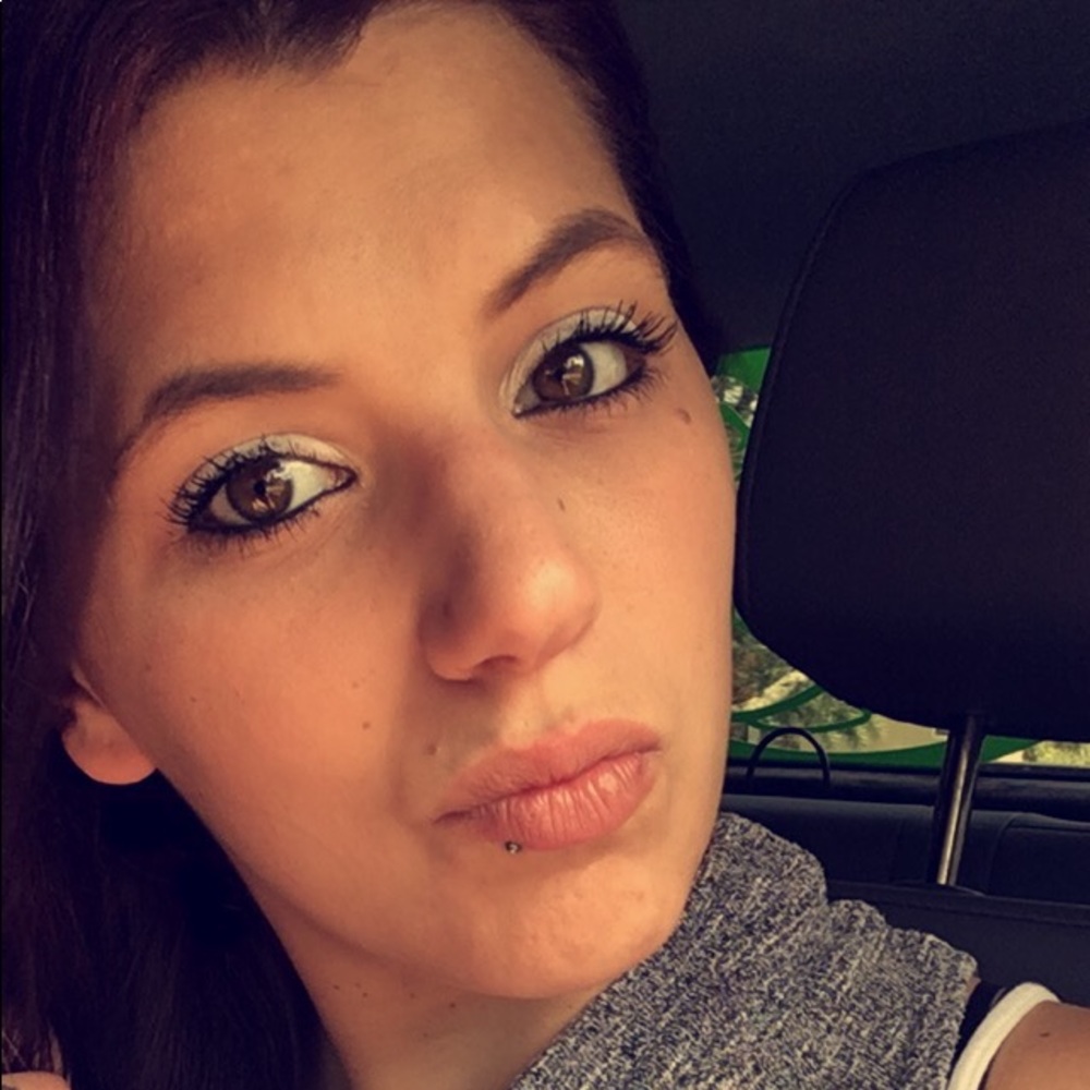 Meet your Posher, Amber